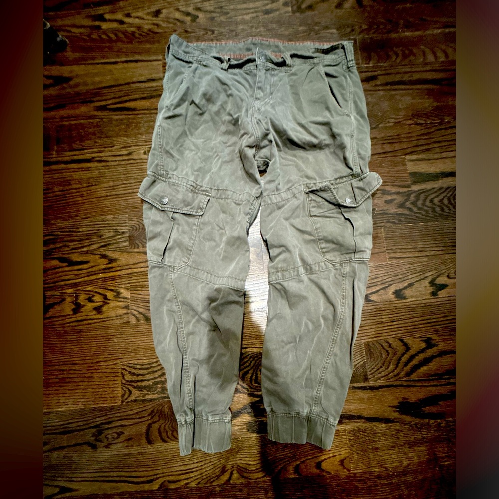 True religion Men’s green joggers.